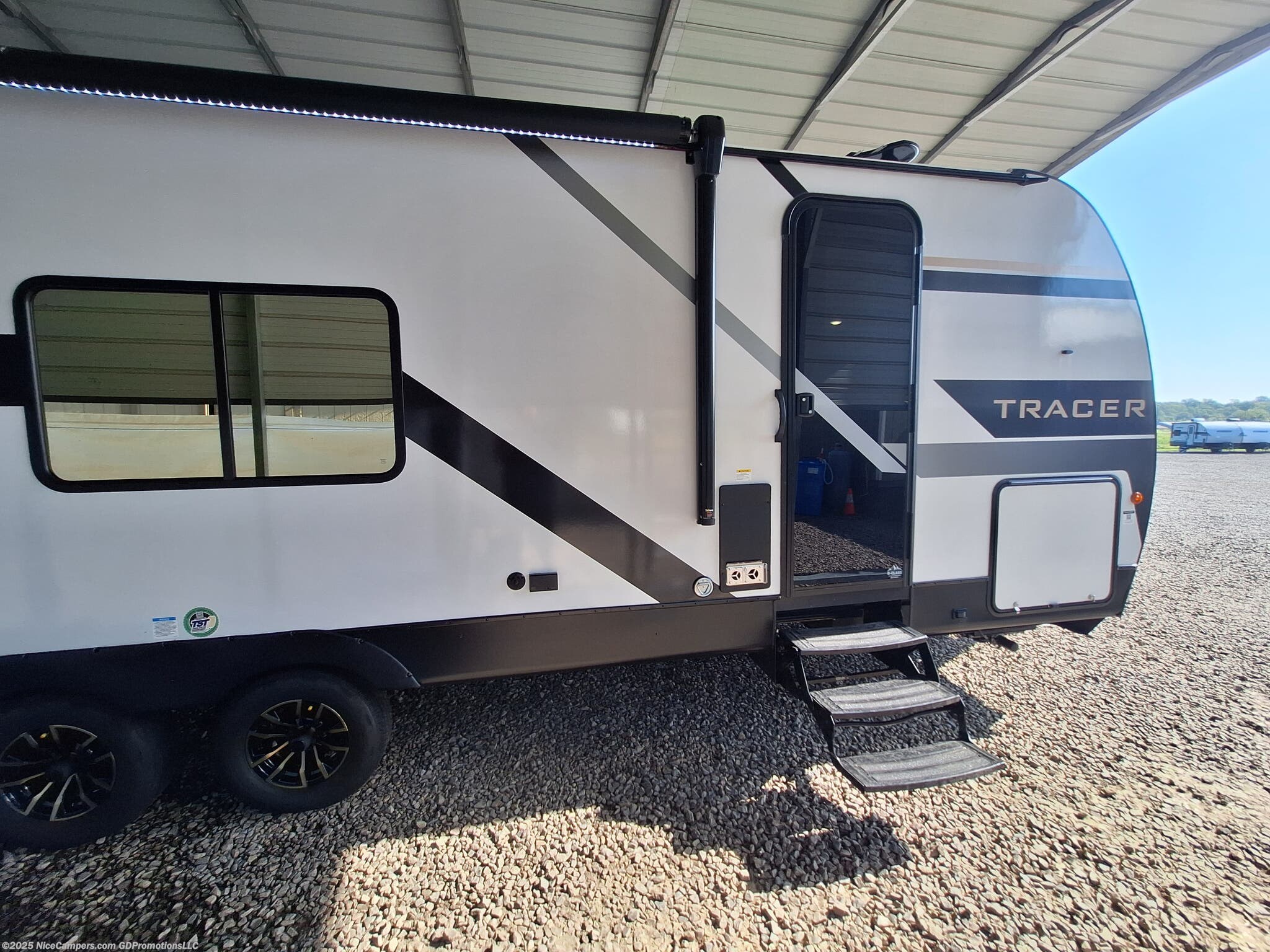 2026 Tracer 235RK by Prime Time from NiceCampers.com in Russellville, Arkansas