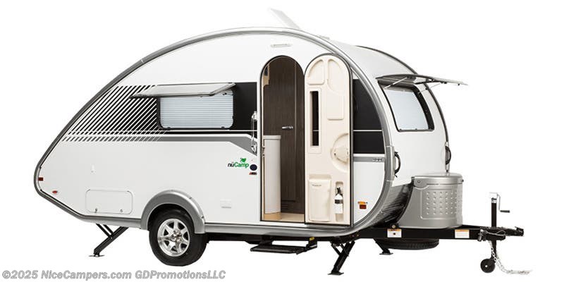 Stock Image for 2018 NuCamp 400 (options and colors may vary)