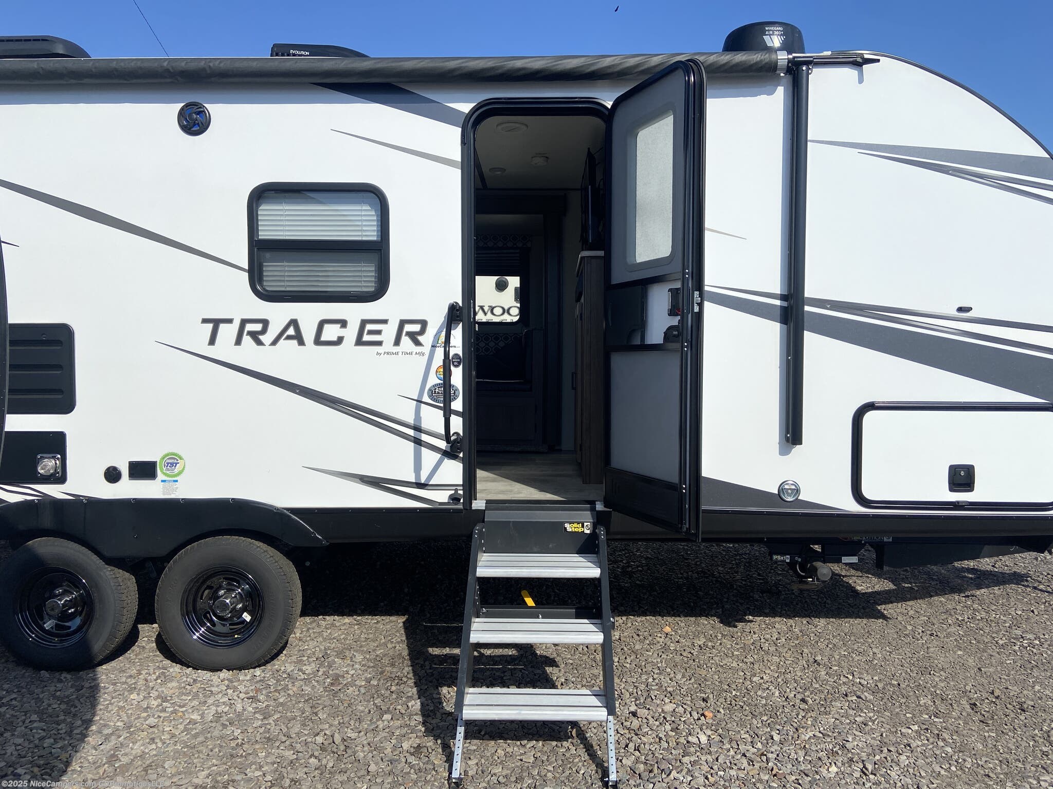 2020 Tracer 24DBS by Prime Time from NiceCampers.com in Russellville, Arkansas