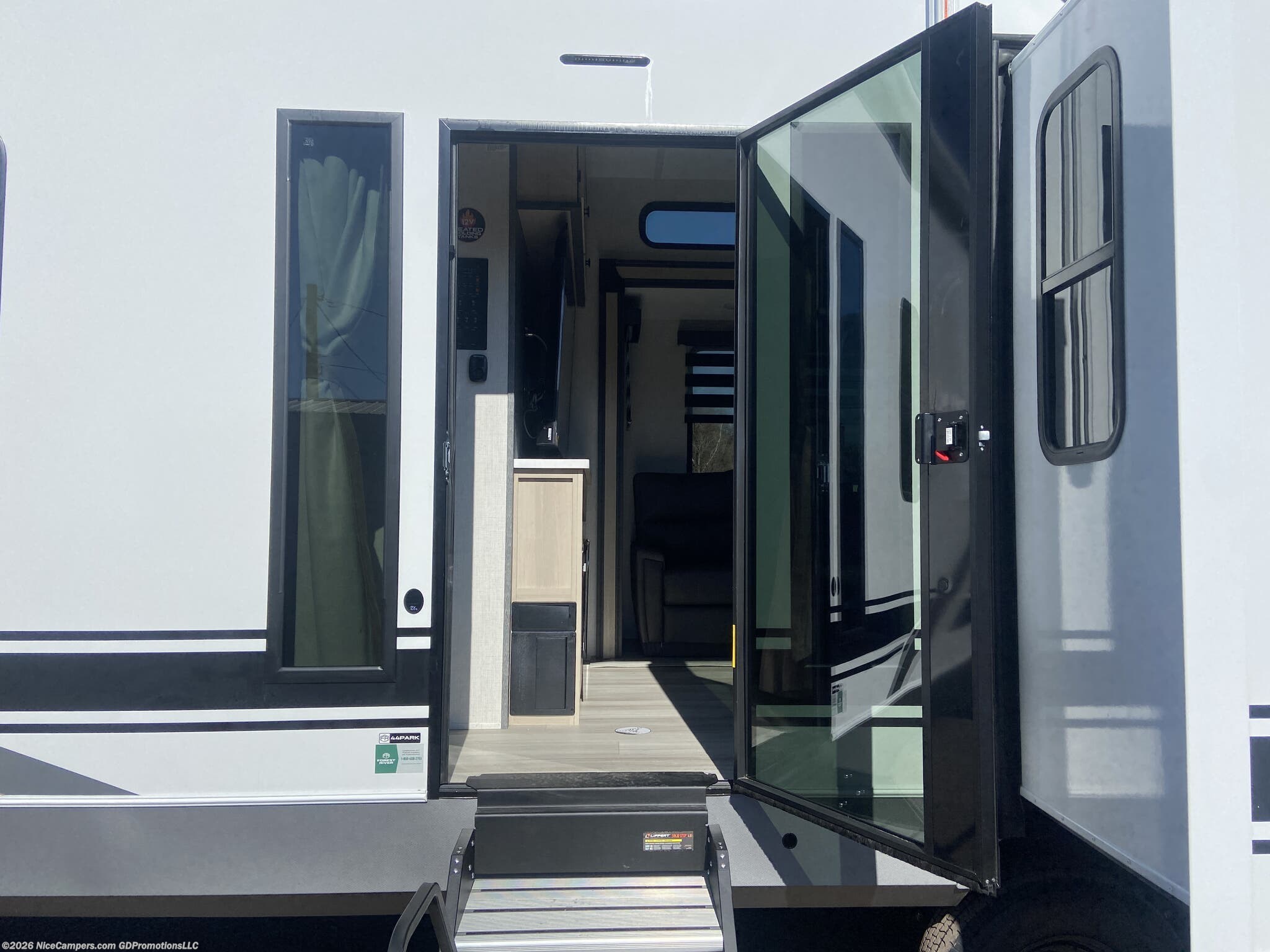 2026 LaCrosse 44PARK by Prime Time from NiceCampers.com in Russellville, Arkansas