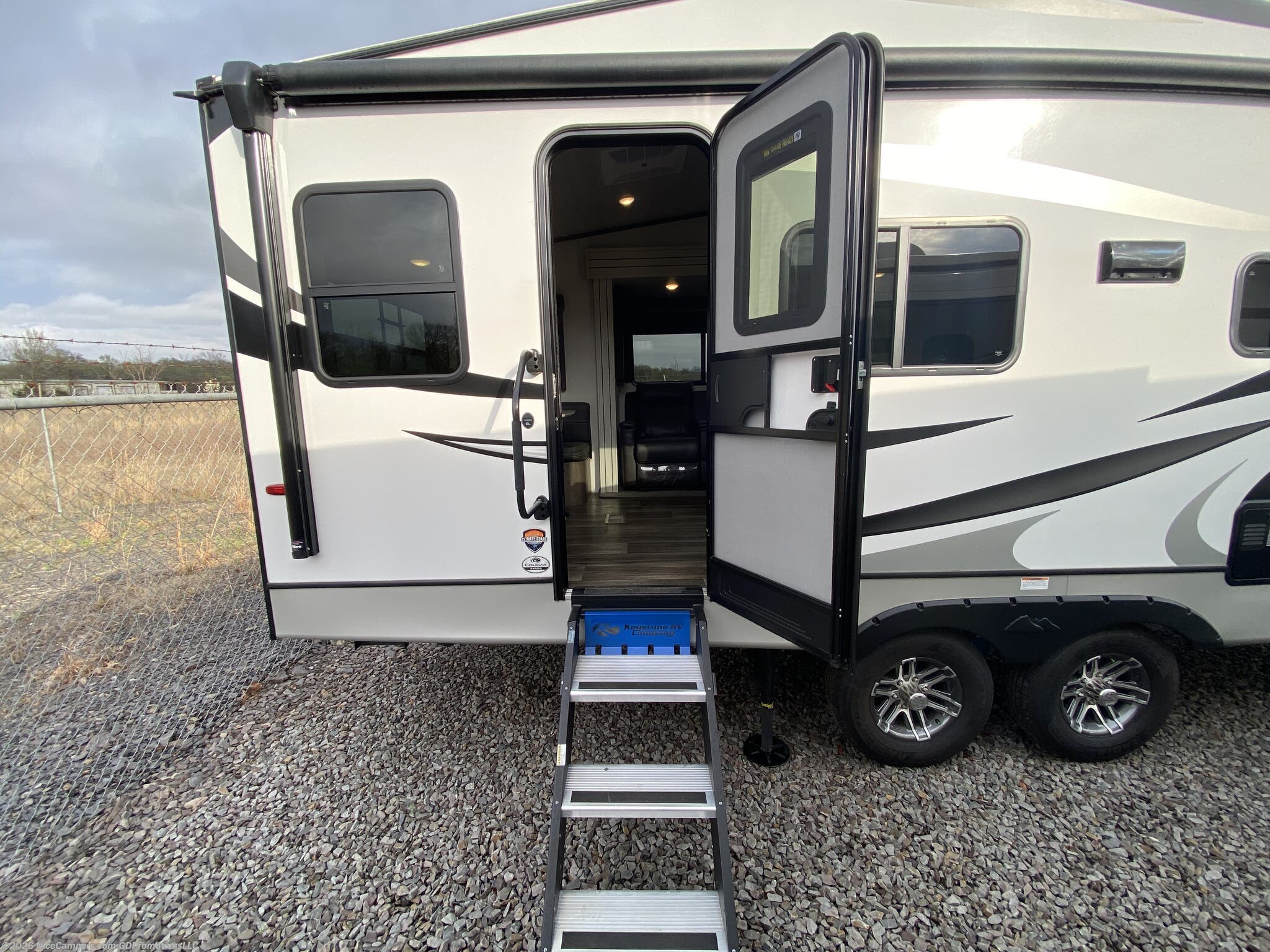 2021 Cougar Half-Ton 24RDS by Keystone from NiceCampers.com in Russellville, Arkansas