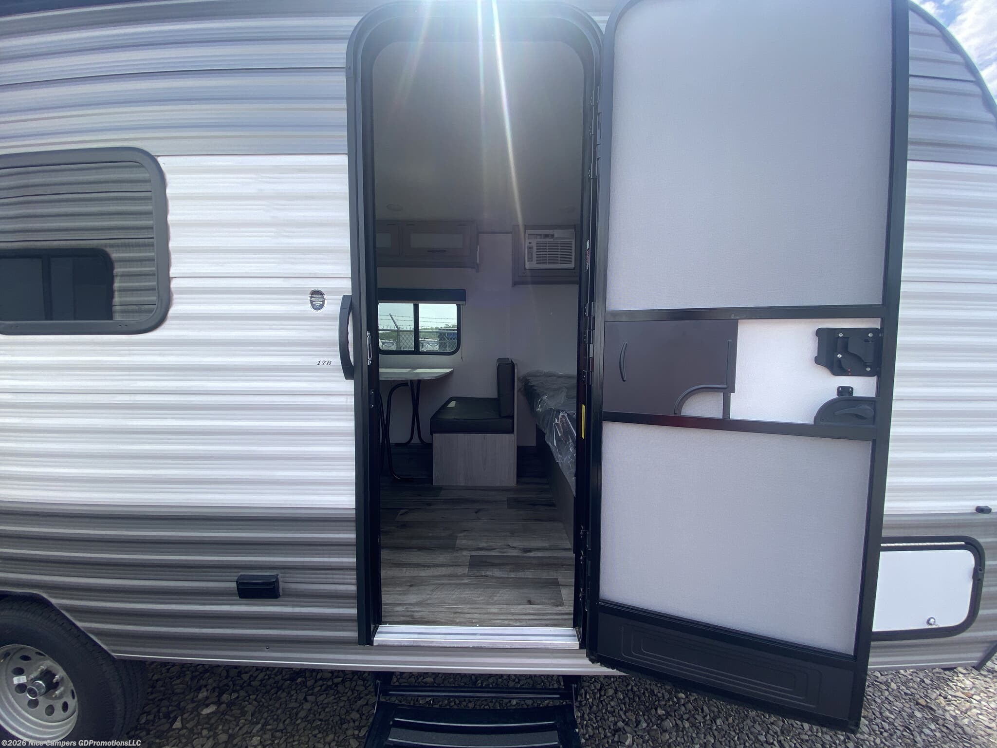 2024 Coleman Lantern 17B by Dutchmen from Nice Campers in Russellville, Arkansas