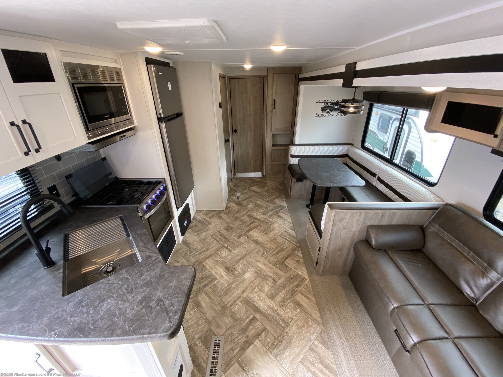 2023 Puma 32RBFQ by Forest River from NiceCampers.com in Russellville, Arkansas