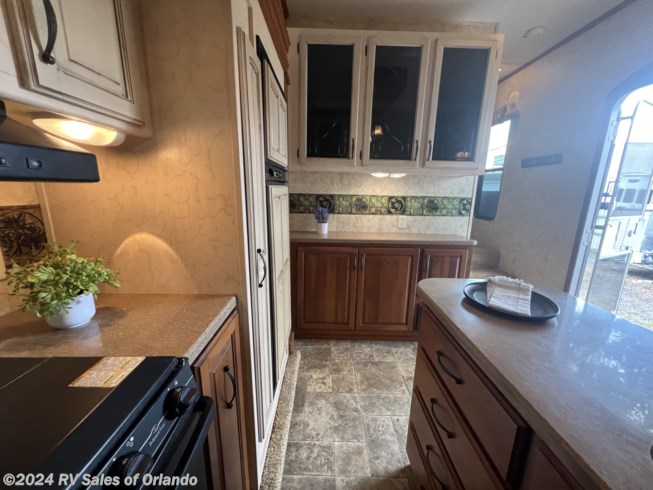 2011 Montana High Country 343RL by Keystone from RV Sales of Orlando in Longwood, Florida
