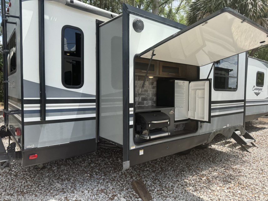 Used 2019 Forest River Surveyor Luxury 33KRLOK available in Longwood, Florida