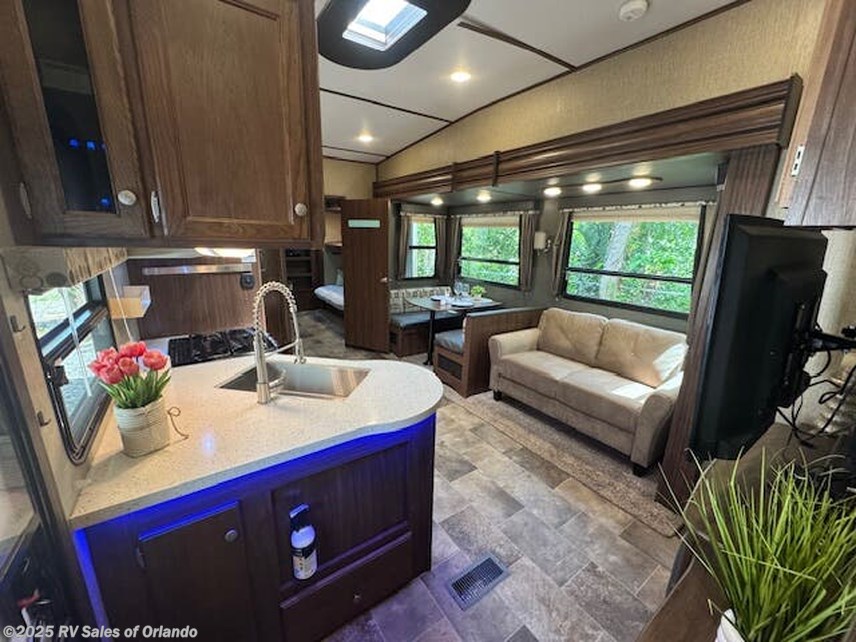 Used 2017 Keystone Sprinter Wide Body 324FWBHS available in Longwood, Florida