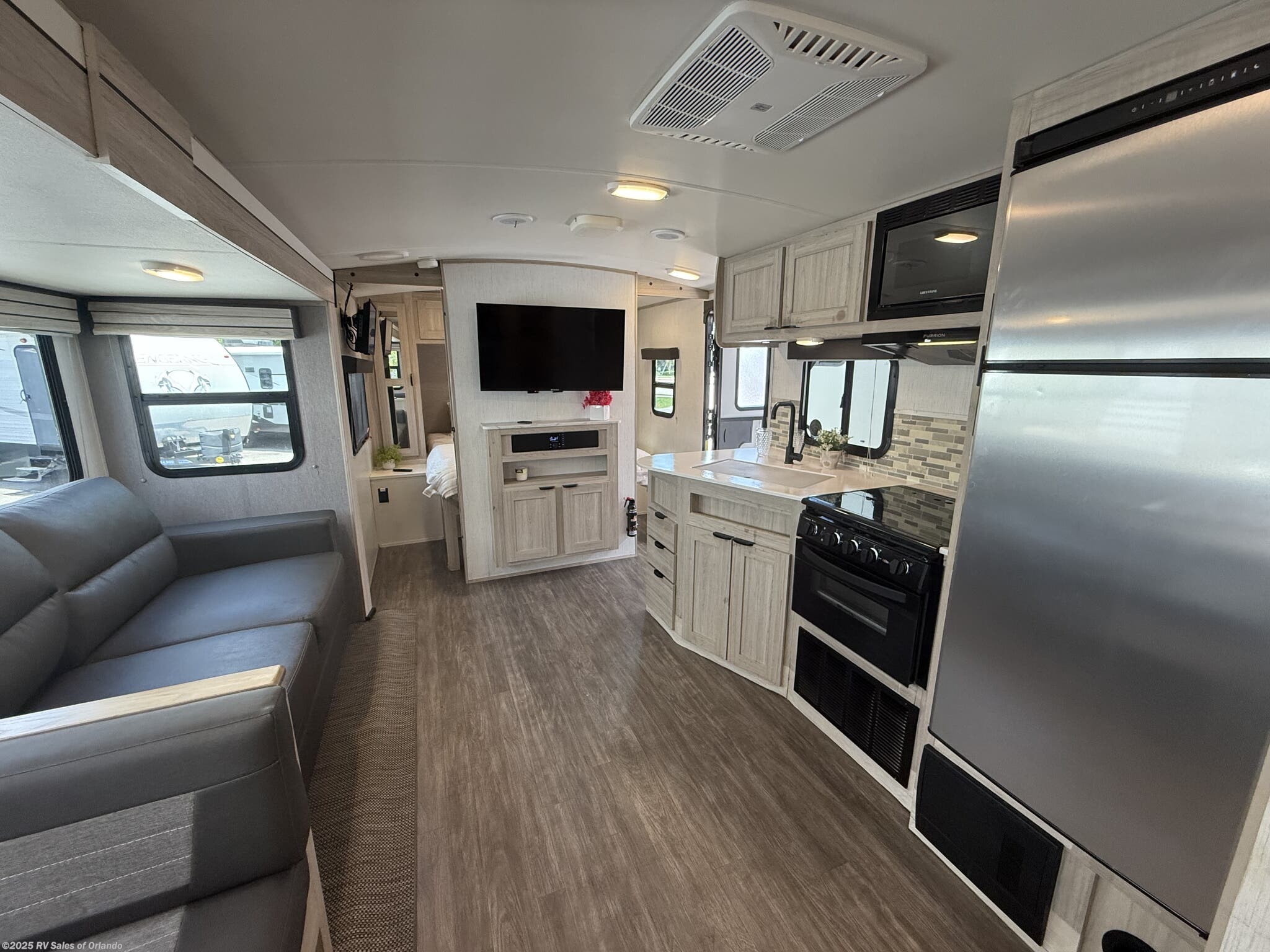 2023 Cruiser RV Shadow Cruiser SC280QBS