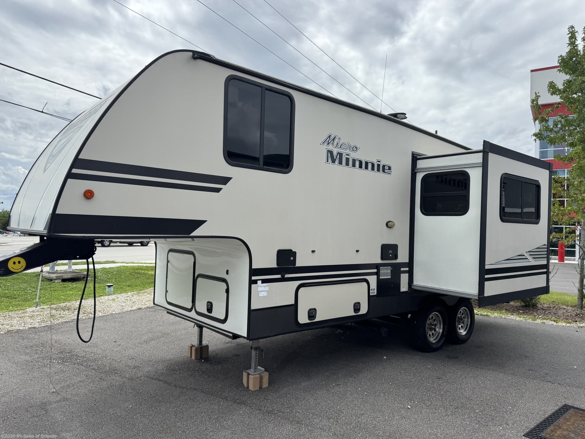 2020 Micro Minnie 5th Wheel 2405RL by Winnebago from RV Sales of Orlando in Longwood, Florida