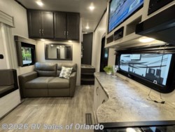 2024 Keystone Cougar Sport 2700BH - Used Fifth Wheel for sale by RV Sales of Orlando in Longwood, Florida