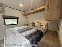 2025 Keystone Coleman 17R - Used Travel Trailer for sale by RV Sales of Orlando in Longwood, Florida