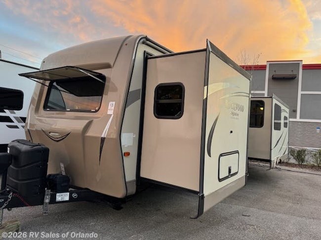 2016 Forest River Rockwood Signature Ultra Lite 8328BS