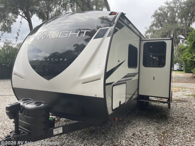 2022 Cruiser RV Twilight Signature TW2100