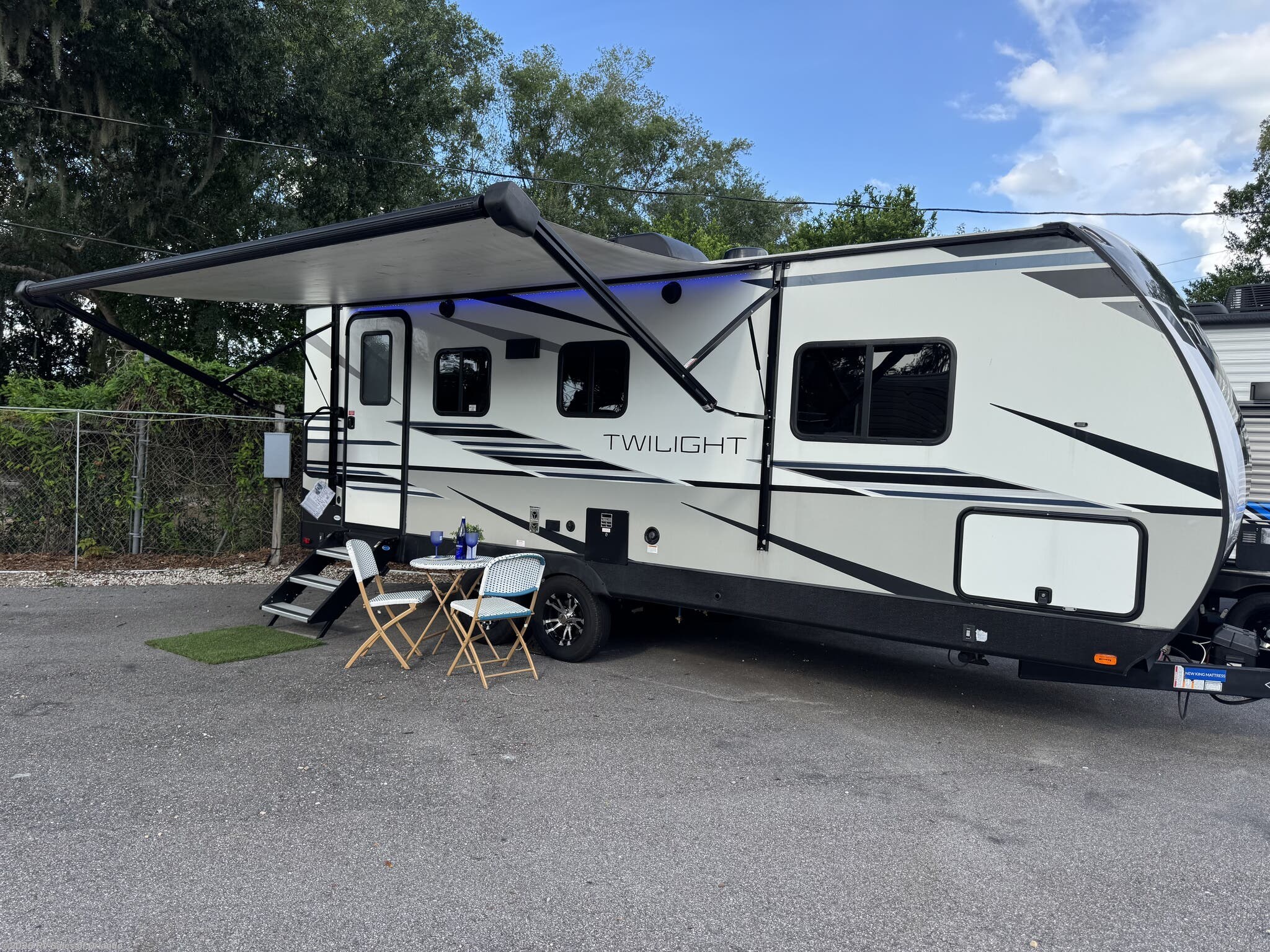 2022 Cruiser RV Twilight Signature TW2100