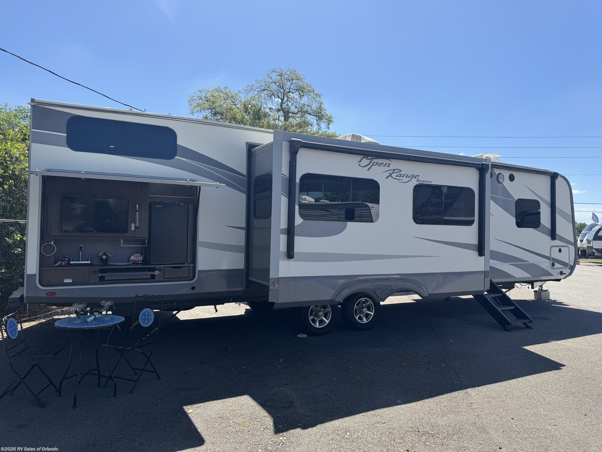 2018 Highland Ridge Open Range 328BHS - Used Travel Trailer for sale by RV Sales of Orlando in Longwood, Florida