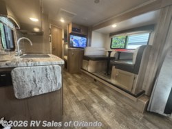 2020 Winnebago Micro Minnie 2306BHS - Used Travel Trailer for sale by RV Sales of Orlando in Longwood, Florida