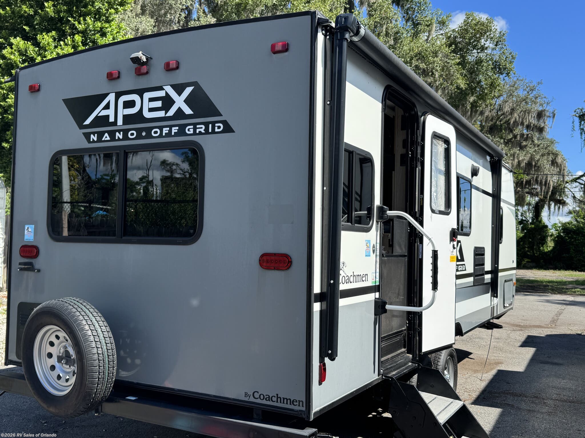 2022 Coachmen Apex Nano 213 RDS - Used Travel Trailer For Sale by RV Sales of Orlando in Longwood, Florida features Fire Extinguisher, Microwave, Skylight, Water Heater, Enclosed Underbelly