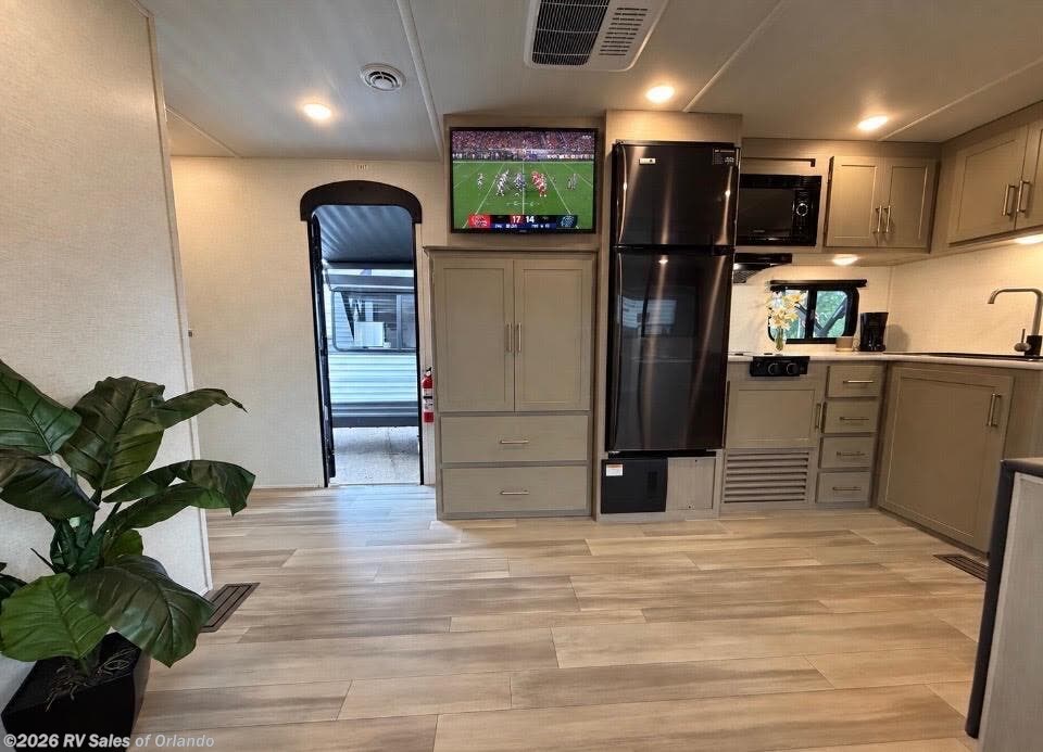 2024 Keystone Springdale Classic 291BRC - New Travel Trailer For Sale by RV Sales of Orlando in Longwood, Florida features Water Heater, Awning, Skylight, Ladder, Shower
