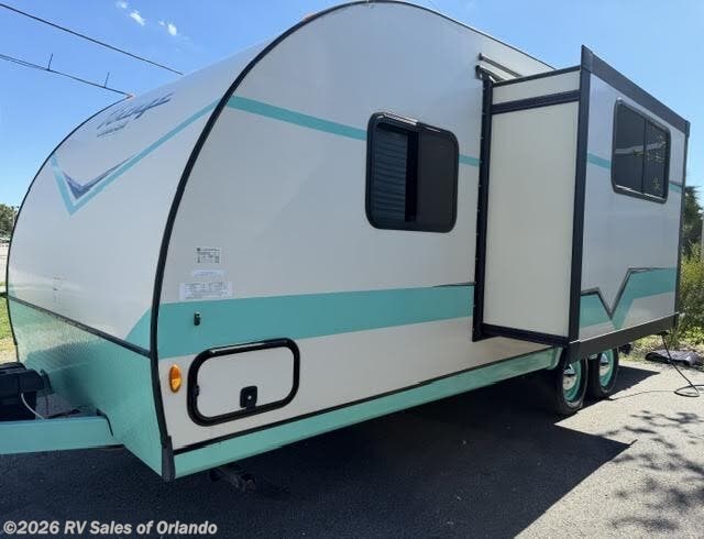 2023 Gulf Stream Vintage Cruiser 23QBS - Used Travel Trailer For Sale by RV Sales of Orlando in Longwood, Florida features TV Antenna, Awning, Queen Bed, CO Detector, Toilet