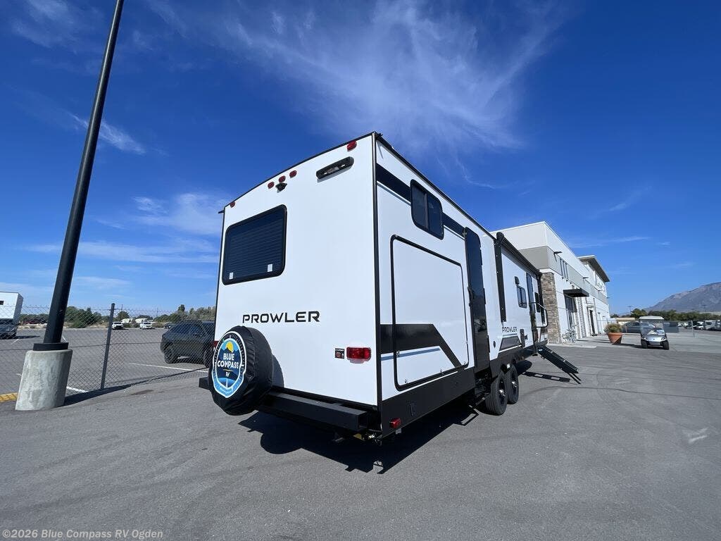 2025 Prowler 3209BH by Heartland from Blue Compass RV Ogden in Marriott-Slaterville, Utah