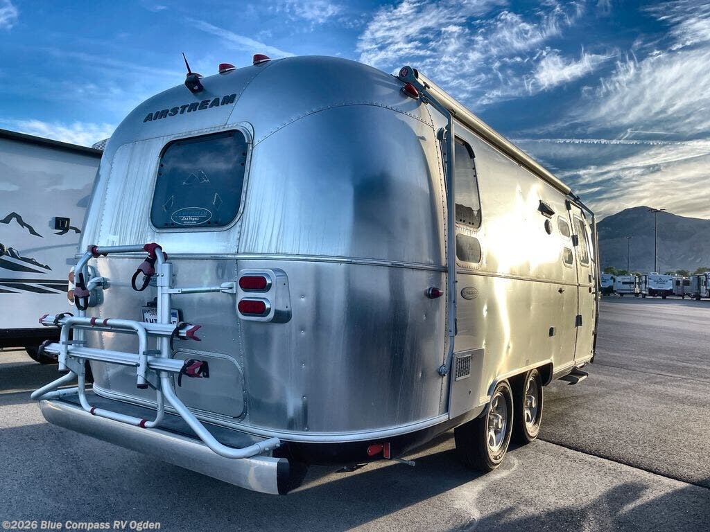 2019 Airstream Flying Cloud 23CB - Used Travel Trailer For Sale by Blue Compass RV Ogden in Marriott-Slaterville, Utah