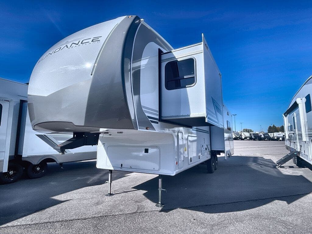 2026 Sundance 32RLBS by Heartland from Blue Compass RV Ogden in Marriott-Slaterville, Utah