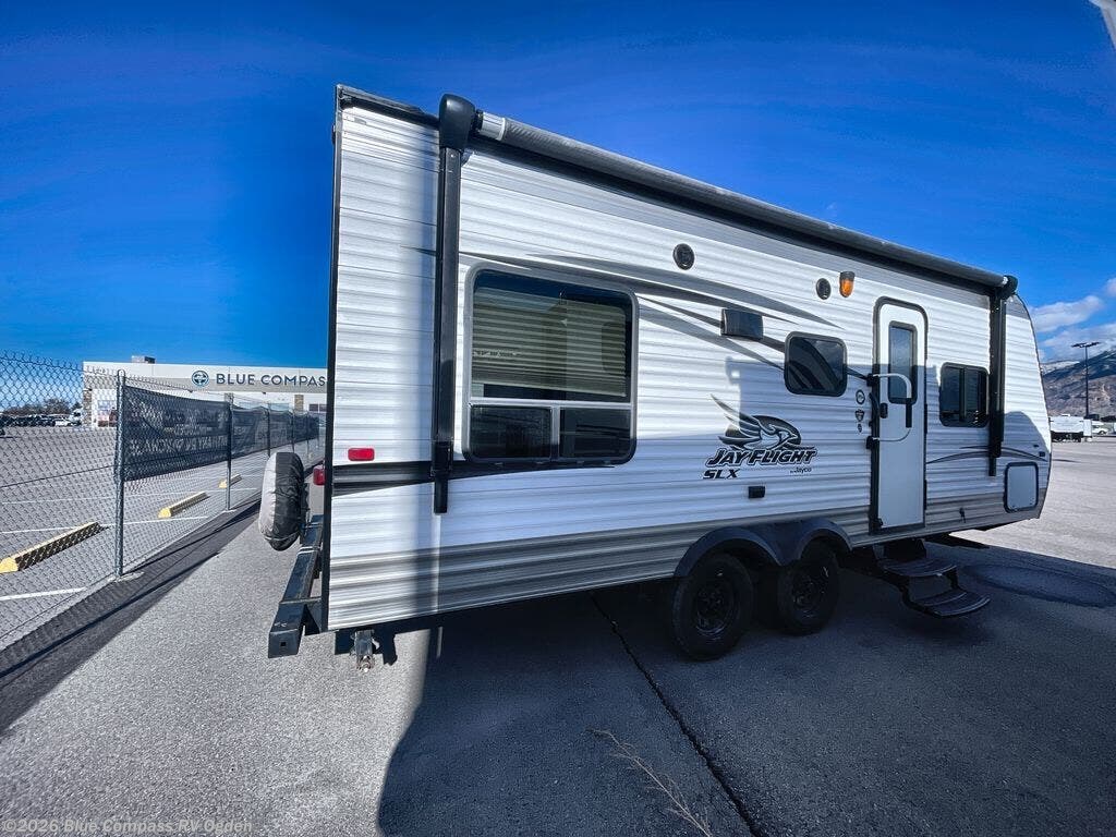 2016 Jayco Jay Flight 212QBW - Used Travel Trailer For Sale by Blue Compass RV Ogden in Marriott-Slaterville, Utah
