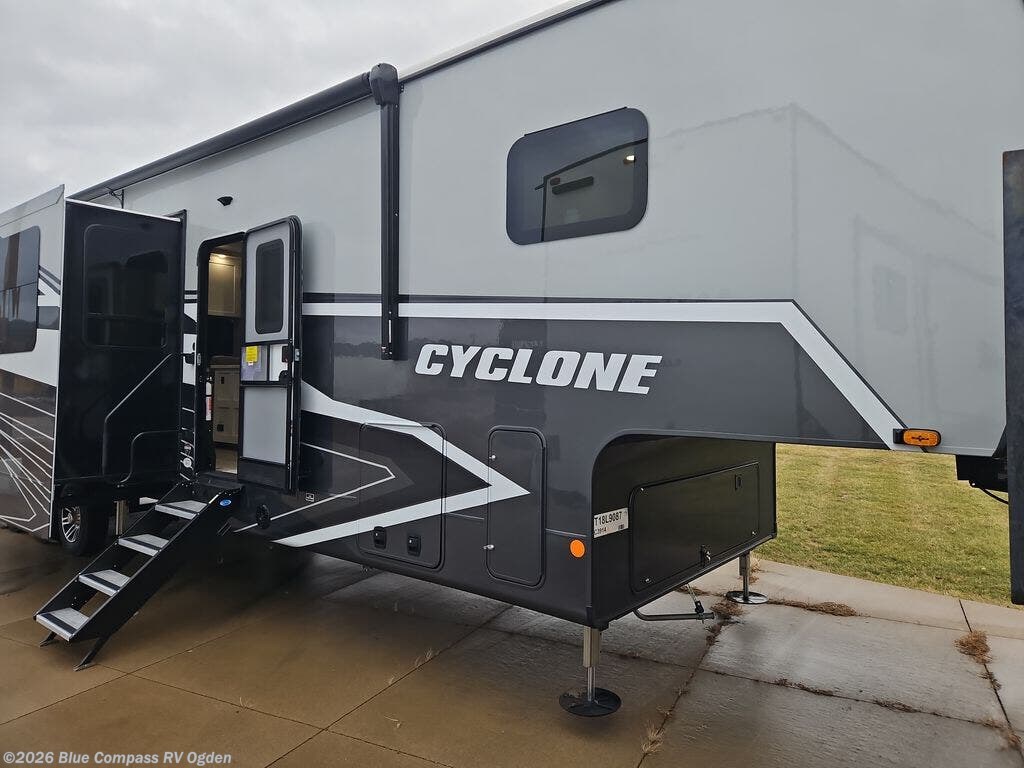 2026 Cyclone 3914 by Heartland from Blue Compass RV Ogden in Marriott-Slaterville, Utah