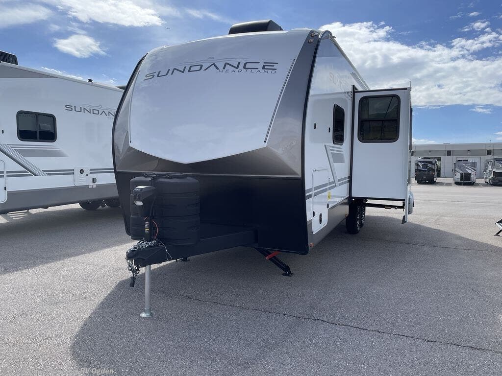 2026 Sundance Ultra-Lite 27RBSS by Heartland from Blue Compass RV Ogden in Marriott-Slaterville, Utah