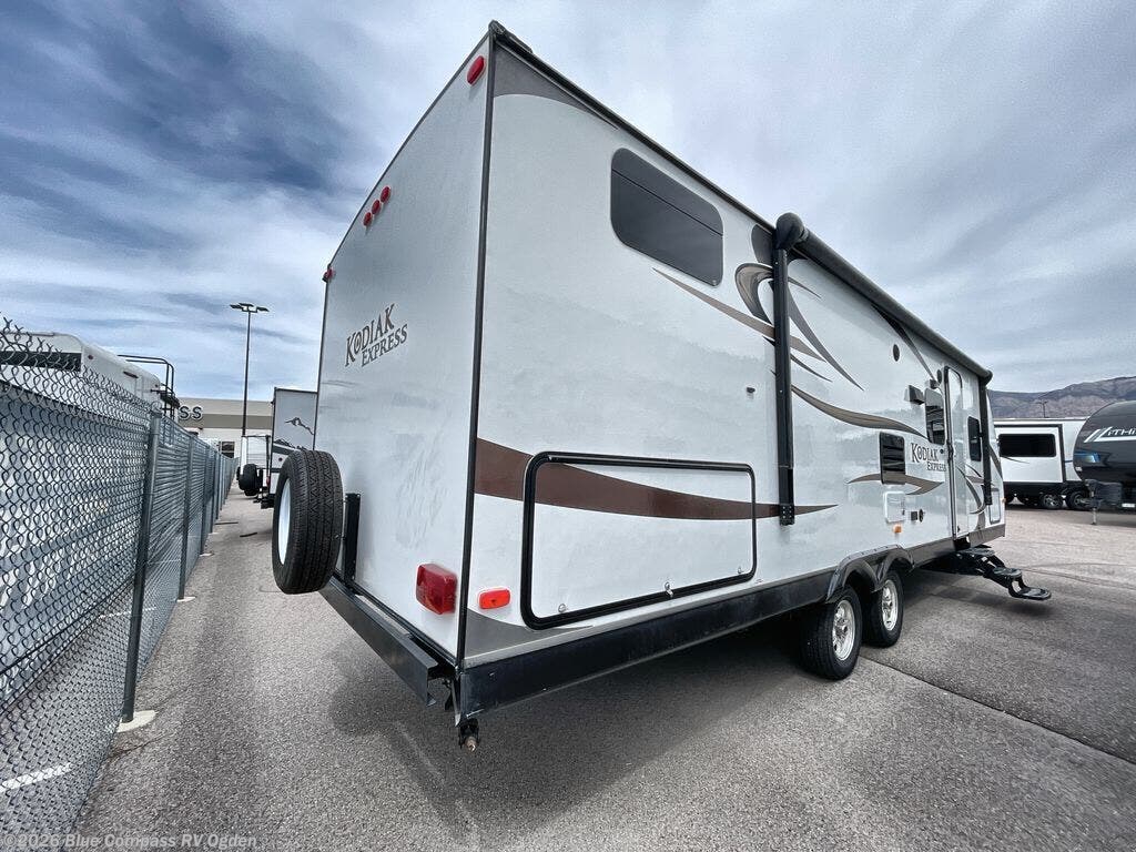 2012 Dutchmen Kodiak 283BHSL - Used Travel Trailer For Sale by Blue Compass RV Ogden in Marriott-Slaterville, Utah