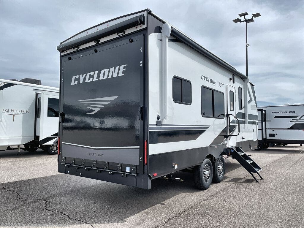 2026 Heartland Cyclone 2214 - New Toy Hauler For Sale by Blue Compass RV Ogden in Marriott-Slaterville, Utah