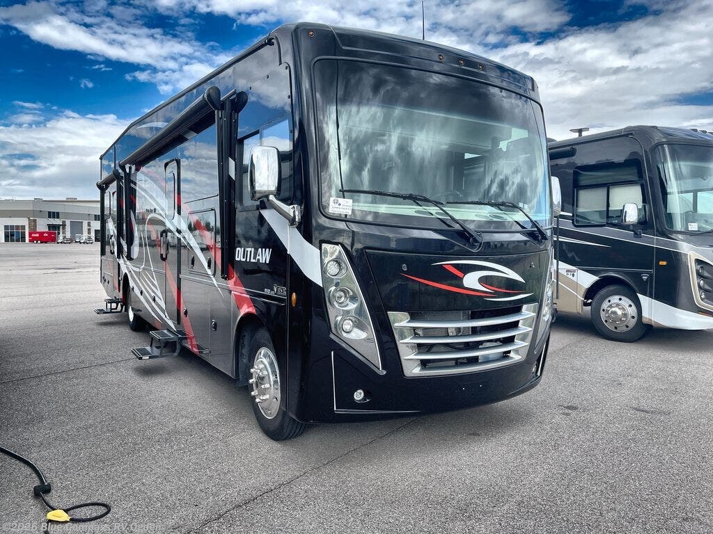 2021 Outlaw 38KB by Thor Motor Coach from Blue Compass RV Ogden in Marriott-Slaterville, Utah