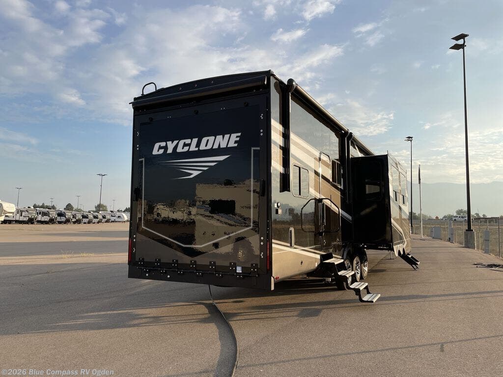 2027 Cyclone 3914 by Heartland from Blue Compass RV Ogden in Marriott-Slaterville, Utah