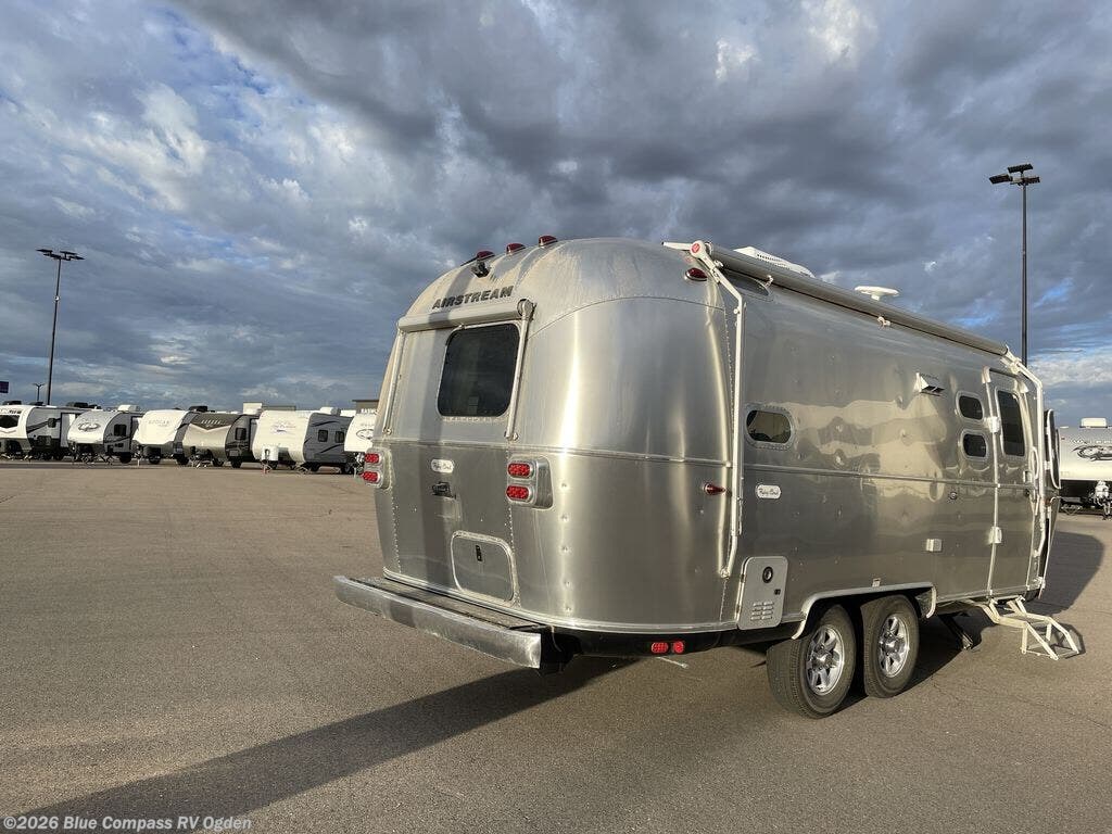 2022 Flying Cloud 23CB Bunk by Airstream from Blue Compass RV Ogden in Marriott-Slaterville, Utah