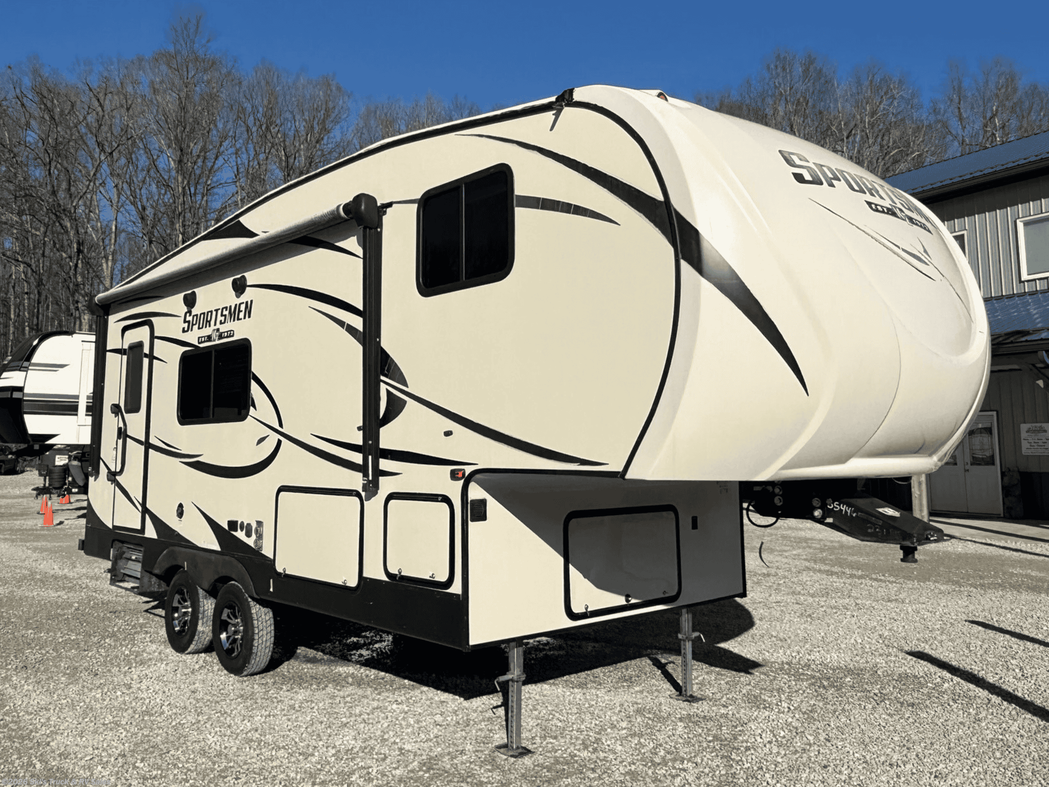2017 K-Z Sportsmen 231RK - Used Fifth Wheel For Sale by Ski's Truck & RV Sales in Rockville, Indiana
