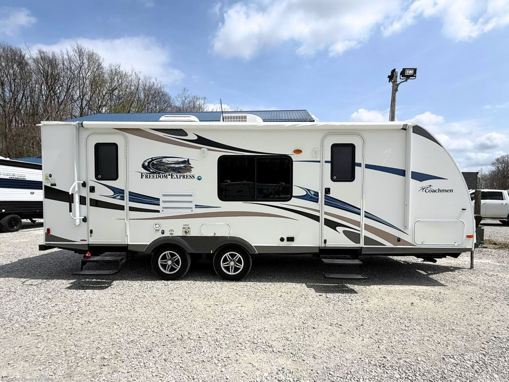 2014 Coachmen Freedom Express 242RBS - Used Travel Trailer For Sale by Ski's Truck & RV Sales in Rockville, Indiana