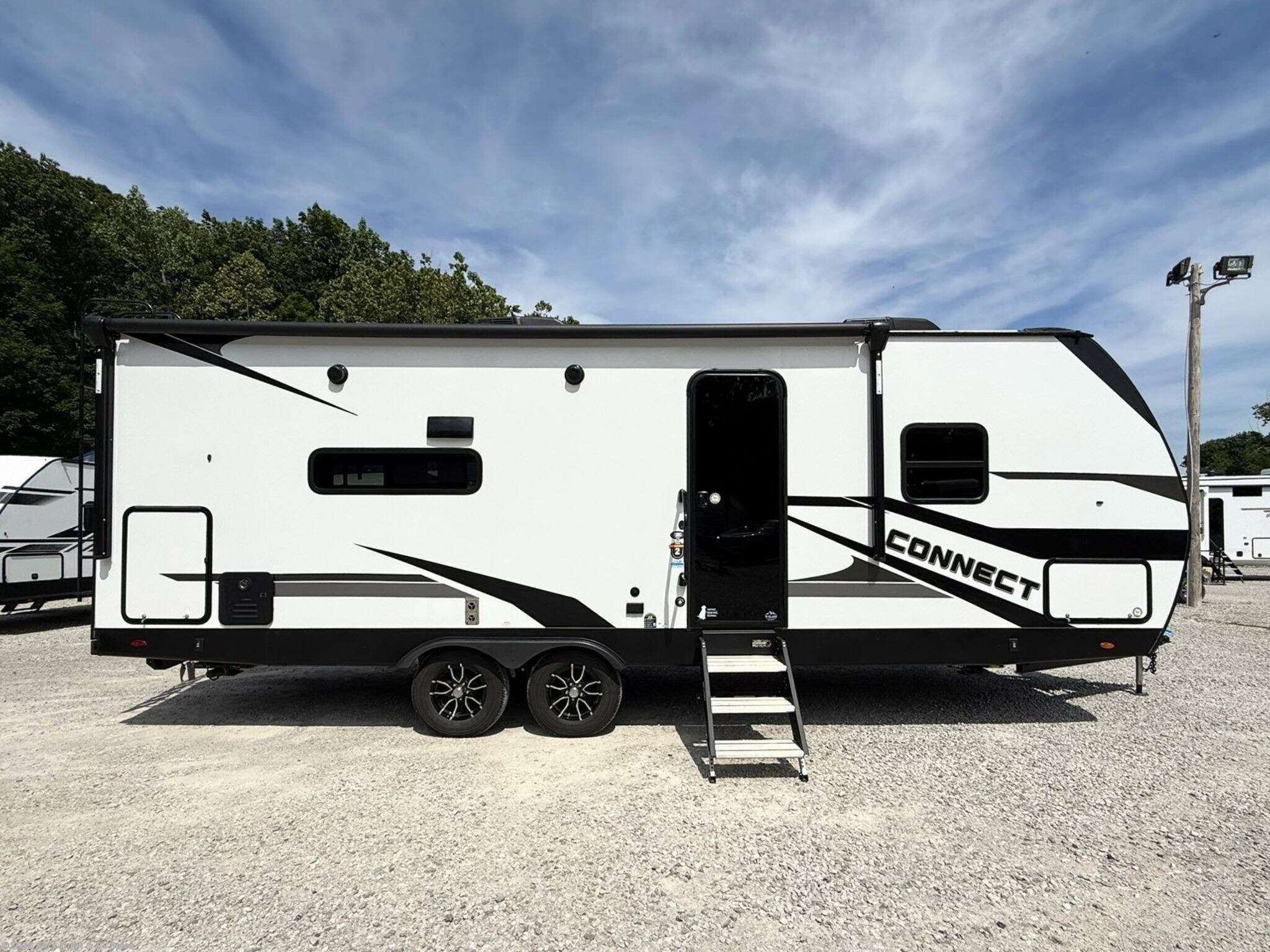 2025 K-Z Connect C241RLK - Used Travel Trailer For Sale by Ski's Truck & RV Sales in Rockville, Indiana