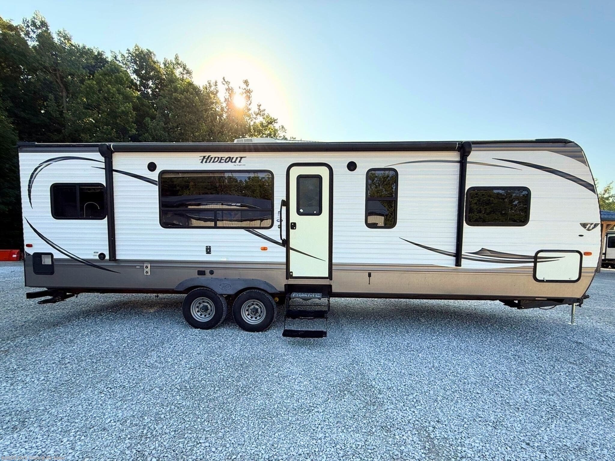 2016 Keystone Hideout 30RKDS - Used Travel Trailer For Sale by Ski's Truck & RV Sales in Rockville, Indiana