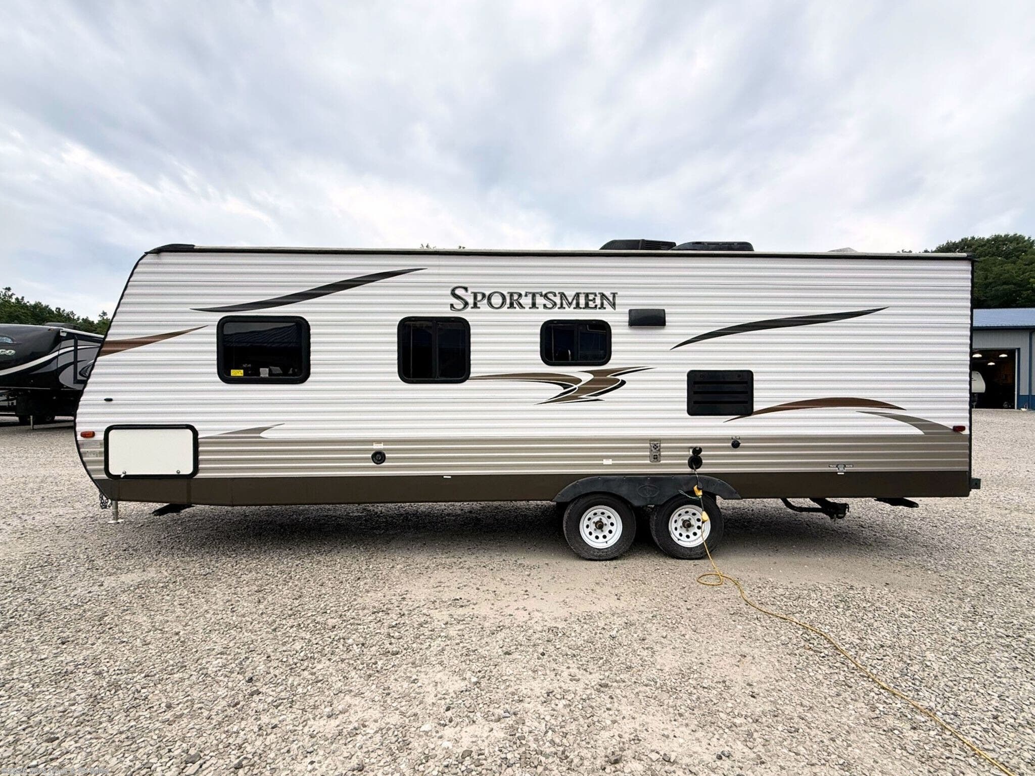 2016 K-Z Sportsmen S272BHSS - Used Travel Trailer For Sale by Ski's Truck & RV Sales in Rockville, Indiana