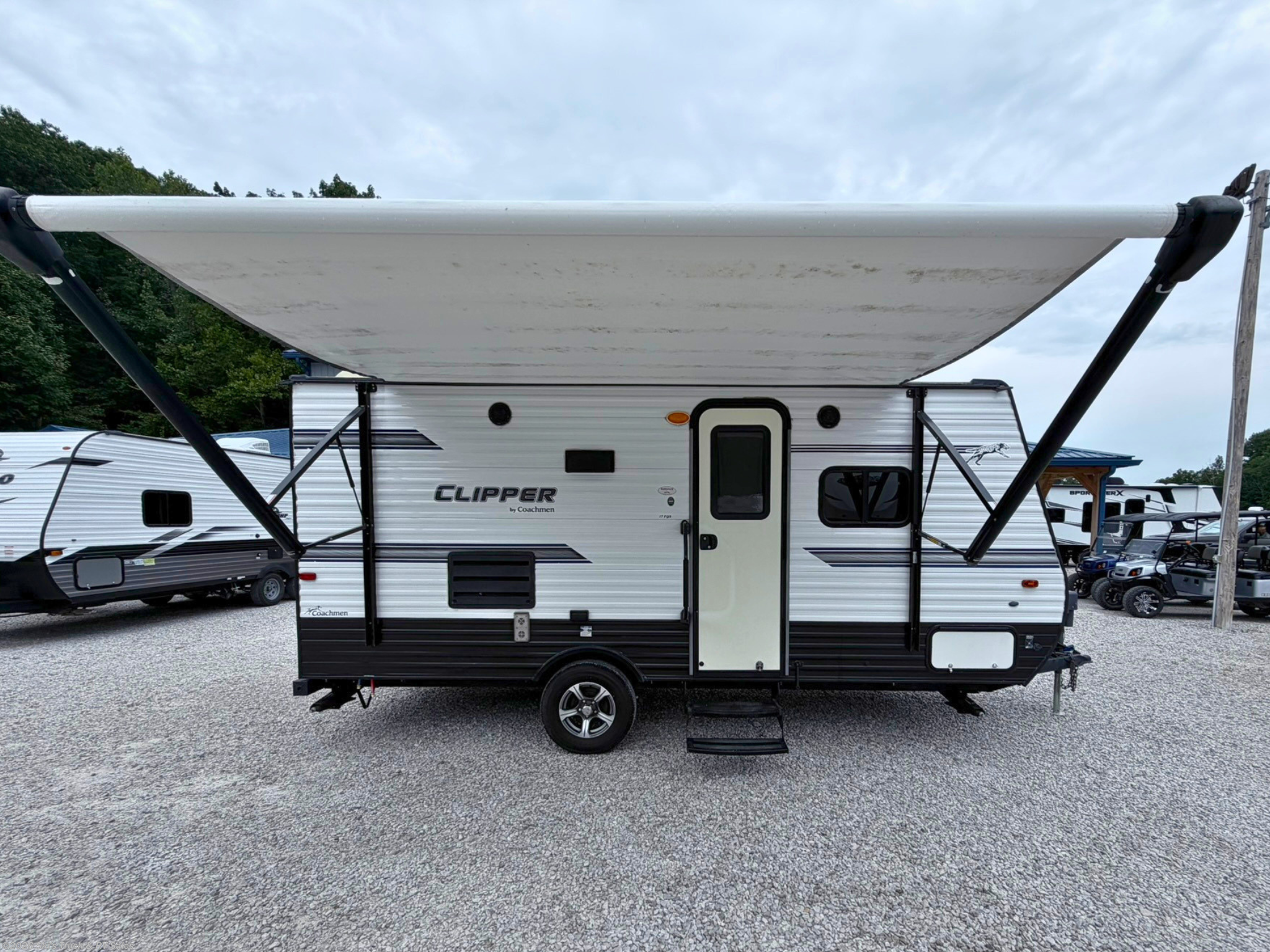 2018 Coachmen Clipper 17FQS - Used Travel Trailer For Sale by Ski's Truck & RV Sales in Rockville, Indiana