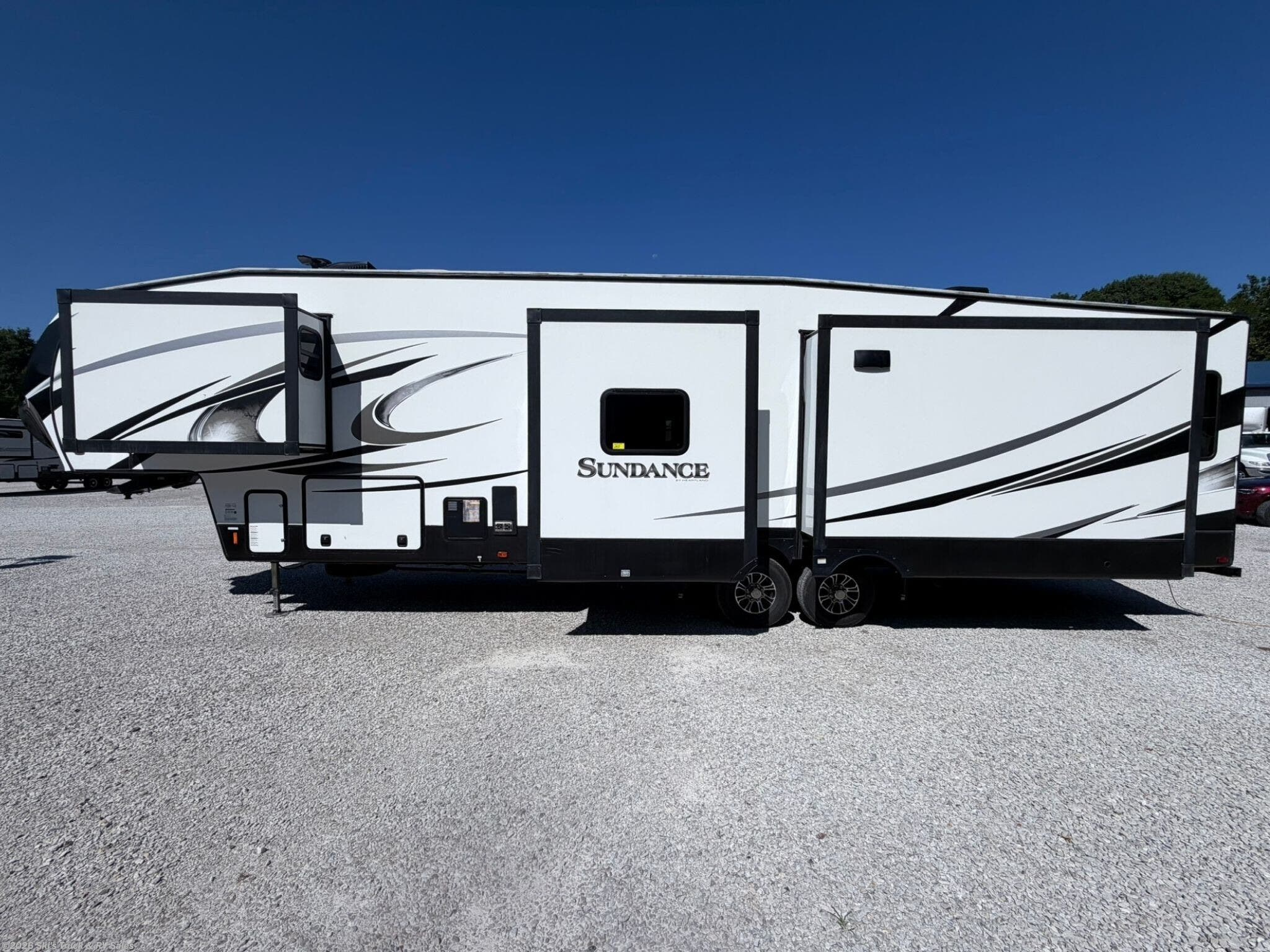 Used 2019 Heartland Sundance 3710MB available in Rockville, Indiana