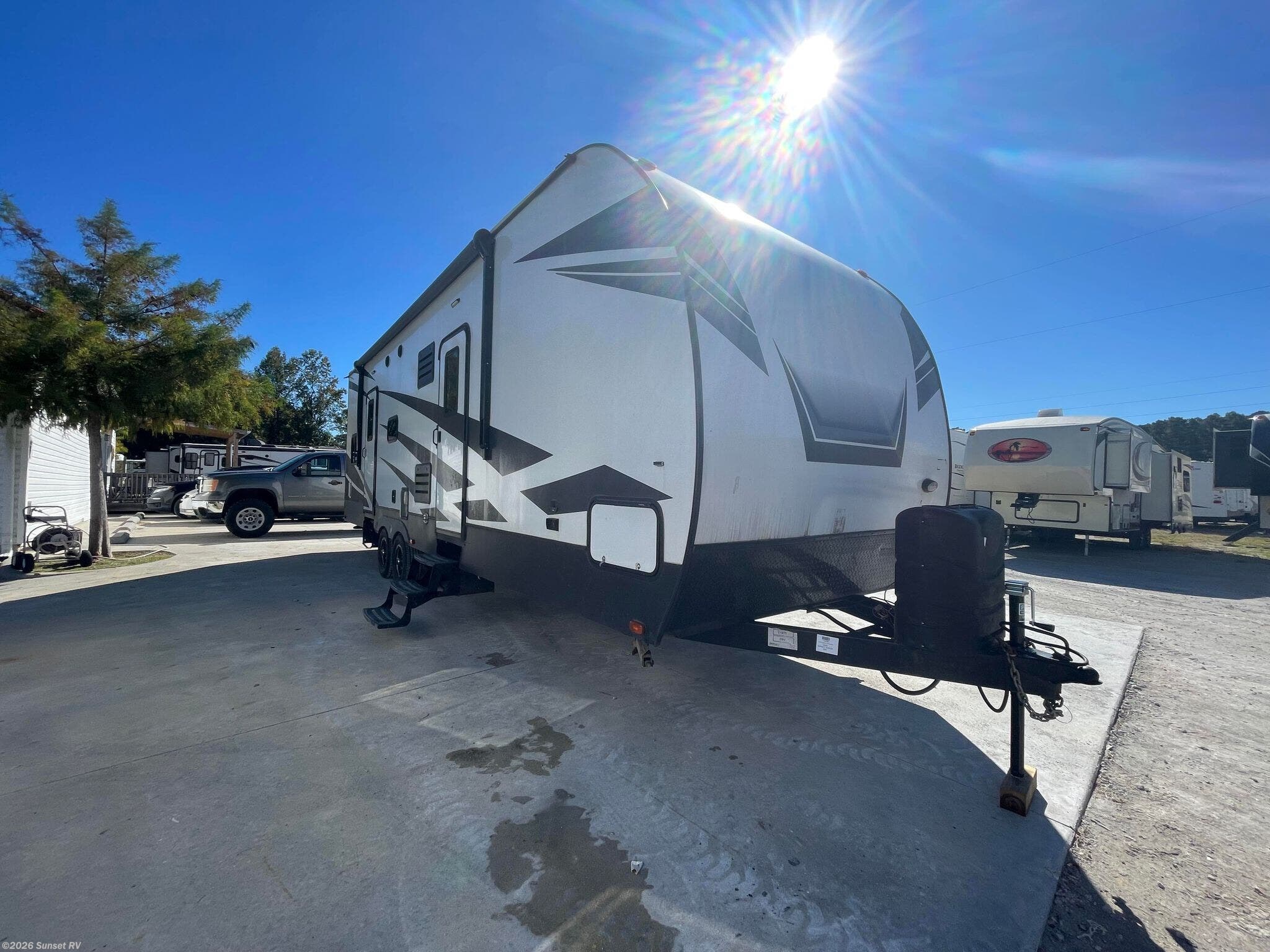 2020 Keystone Impact 29V - Used Toy Hauler For Sale by Sunset RV in Sunset Beach, North Carolina features Microwave, Power Awning, Slideout, Stove, Refrigerator