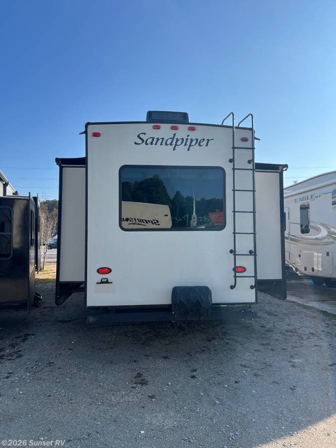 2018 Forest River Sandpiper 372LOK - Used Fifth Wheel For Sale by Sunset RV in Sunset Beach, North Carolina features Leveling Jacks, Power Awning, Air Conditioning, Slideout, Microwave