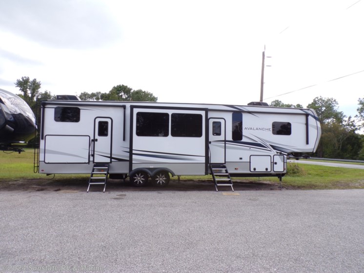 Used 2023 Keystone Avalanche 378BH available in Callahan, Florida