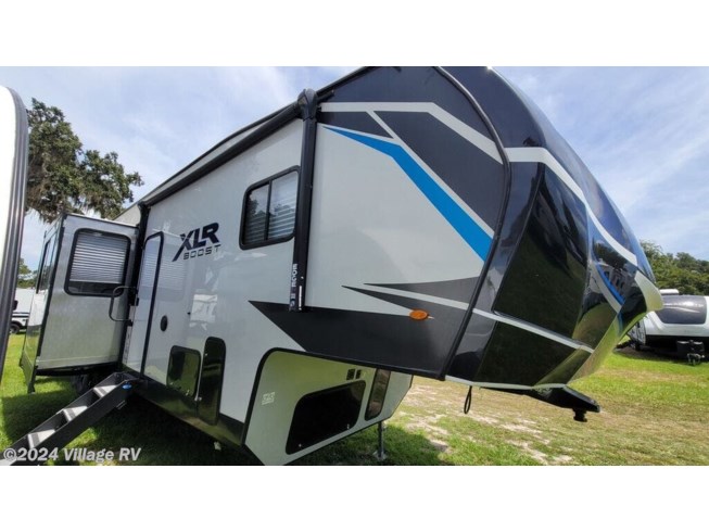 2022 Forest River XLR Boost 37TSX13 - Used Fifth Wheel For Sale by Village RV in Ocala, Florida