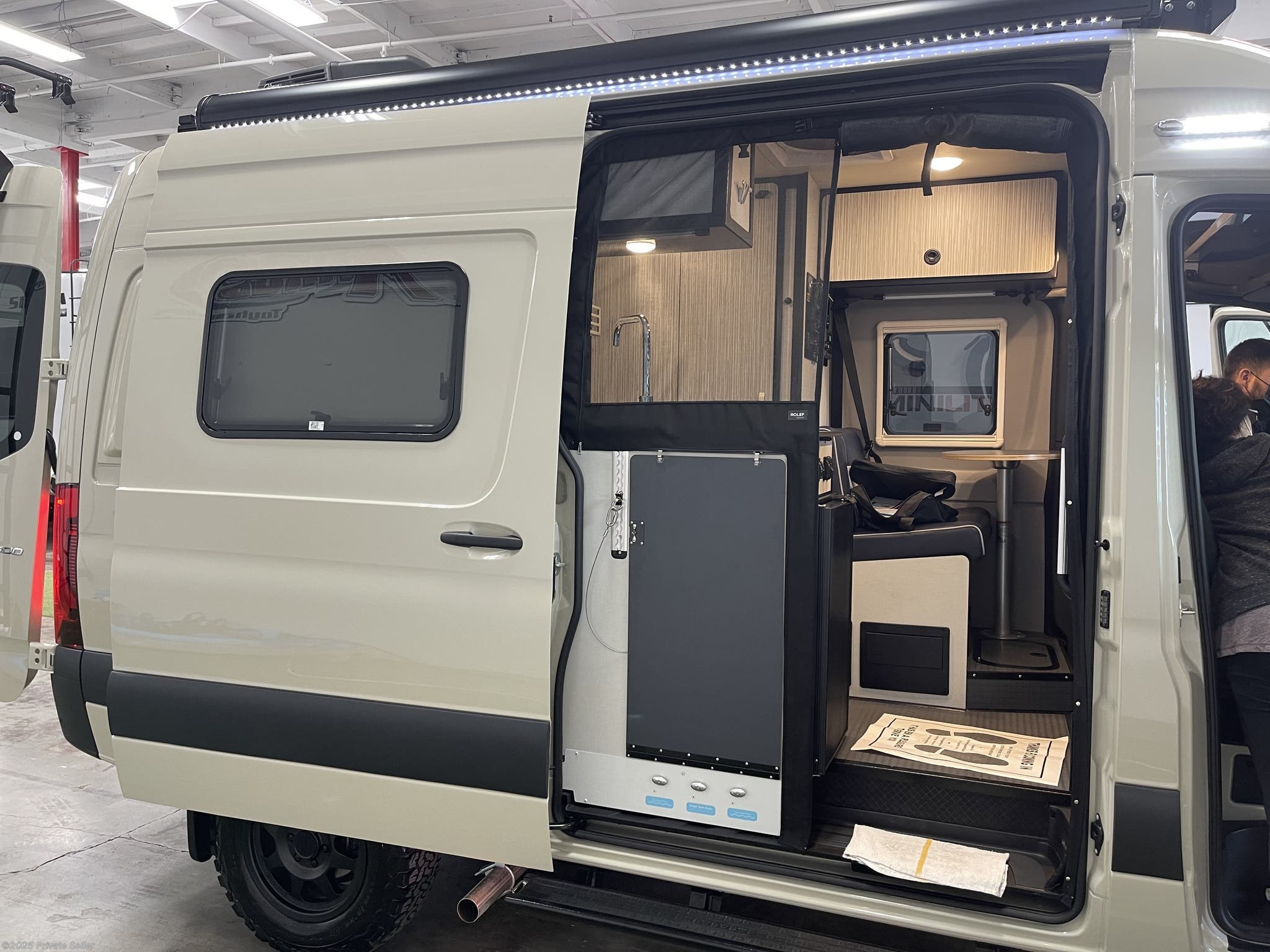 2021 Winnebago Revel 44E RV for Sale in LOS ANGELES, CA 90254 RVUSA