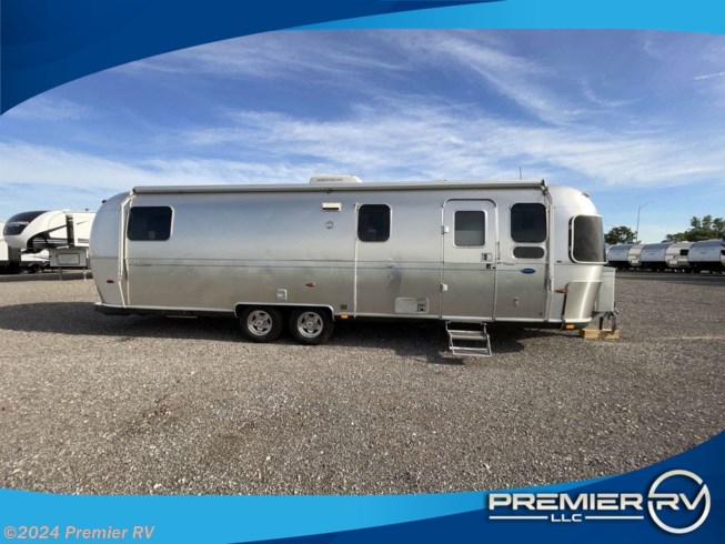 Used 2003 Airstream Classic 31 available in Blue Grass, Iowa