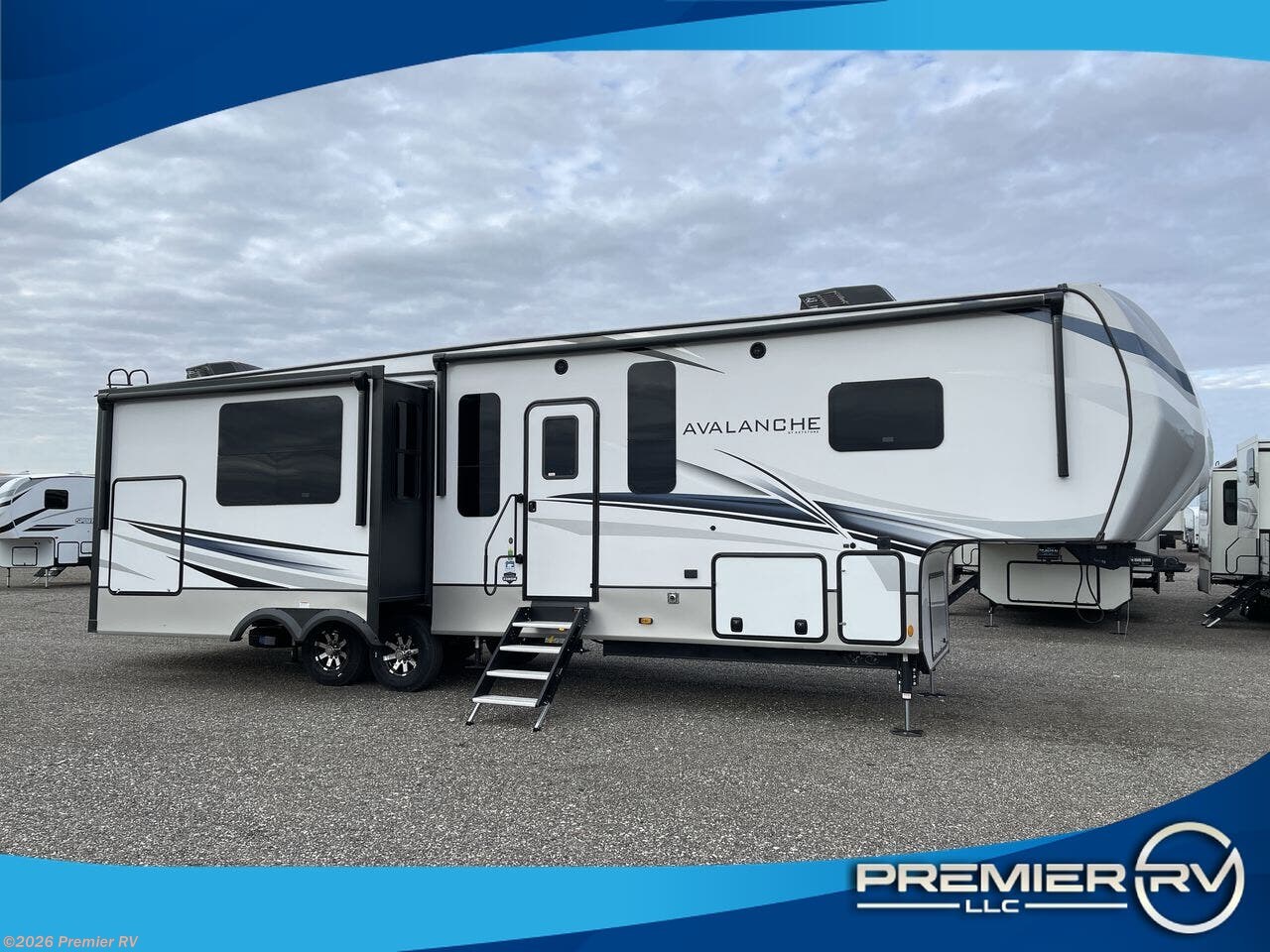 2023 Keystone Avalanche 338GK RV for Sale in Blue Grass, IA 52726