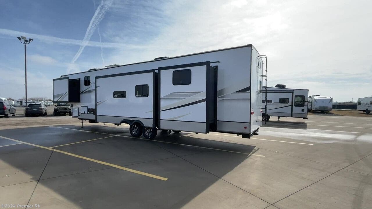 2023 Keystone Sprinter Limited 3900DBL RV for Sale in Blue Grass, IA