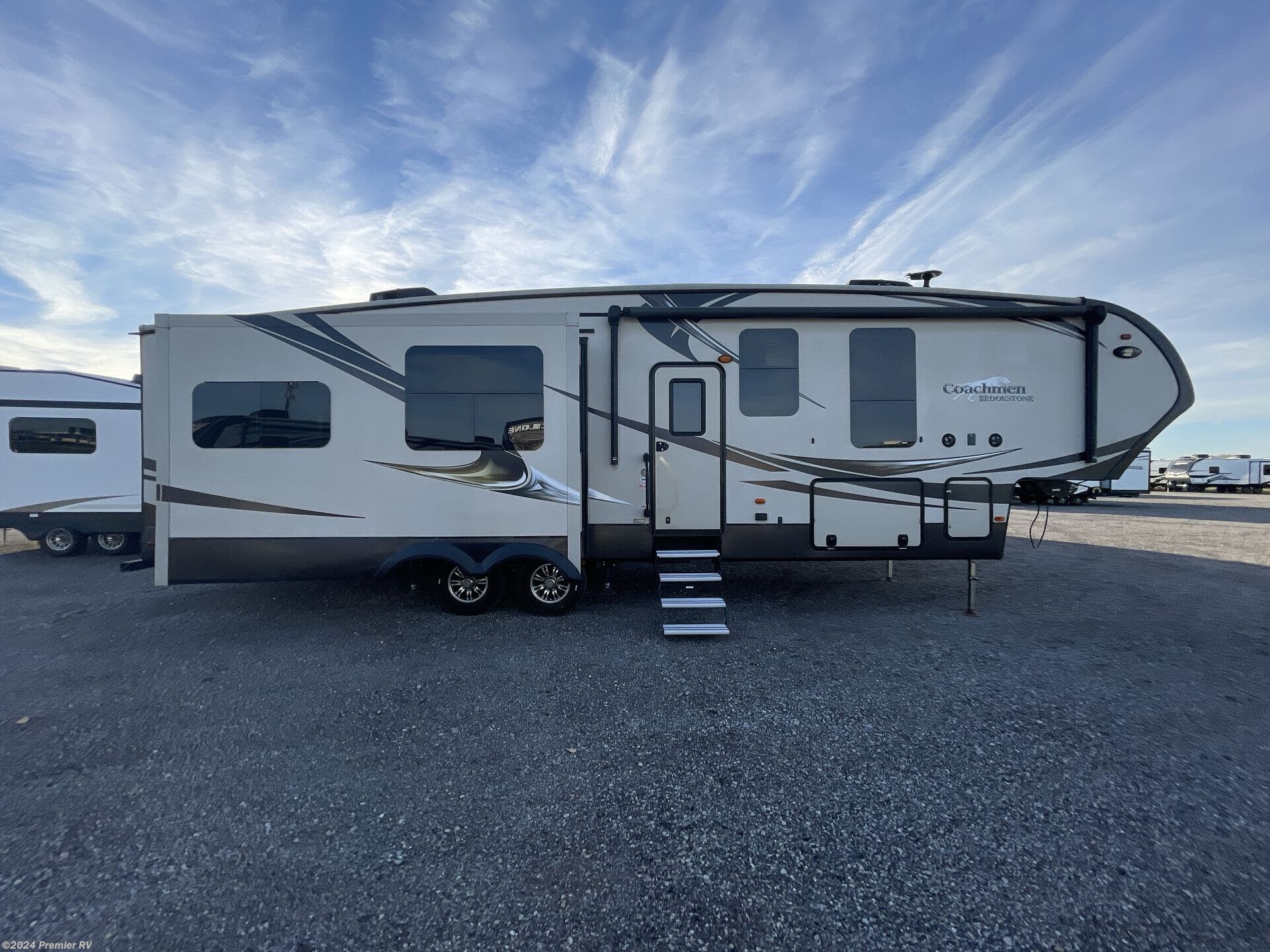 2017 Coachmen Brookstone 325RL RV for Sale in Blue Grass IA 52726