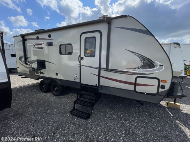 2019 Dutchmen Coleman Light LX 2155BH - Used Travel Trailer For Sale by Premier RV  in Blue Grass, Iowa